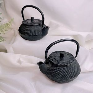 Set of 2 cast iron mini 8oz hobnail design Japanese teapots